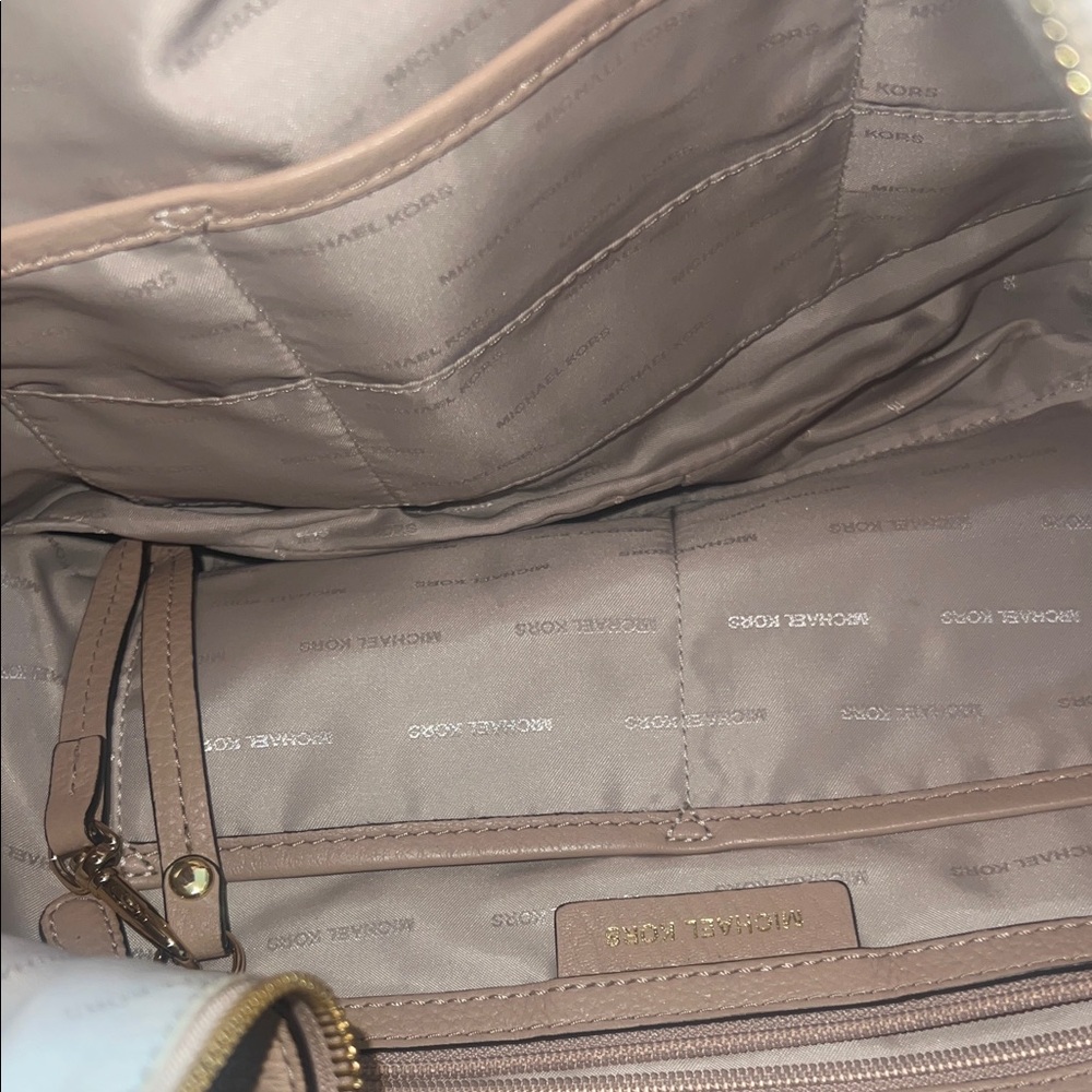 Michael Kors Cream Leather Hobo Bag - Picture 4 of 8
